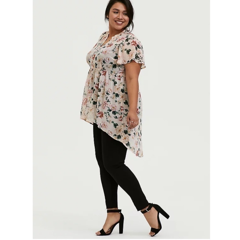 Torrid 5 LEXIE BABYDOLL CHIFFON TUNIC - Picture 2 of 8